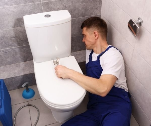 Verstopftes WC reinigen